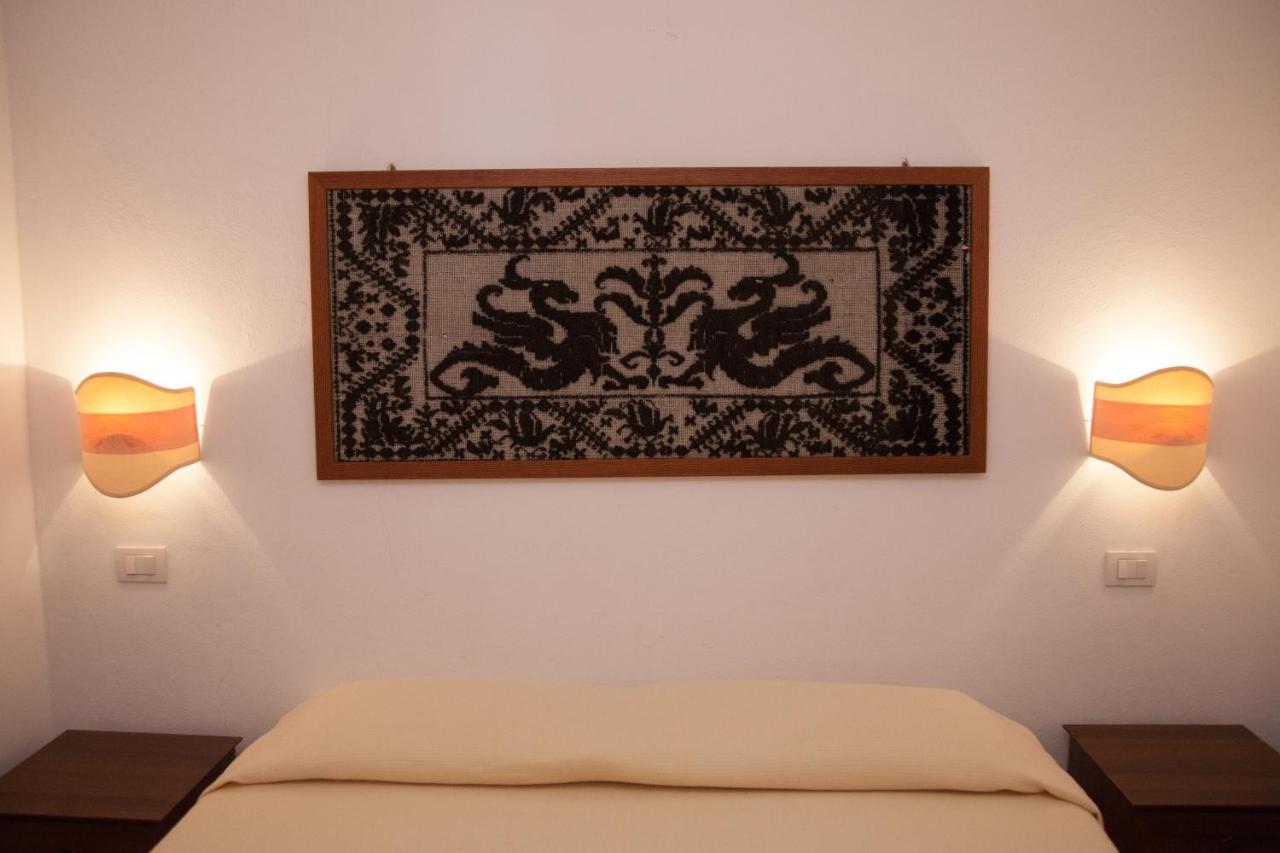Affitta Camere Casa Delle Rose Villanova Monteleone Zewnętrze zdjęcie