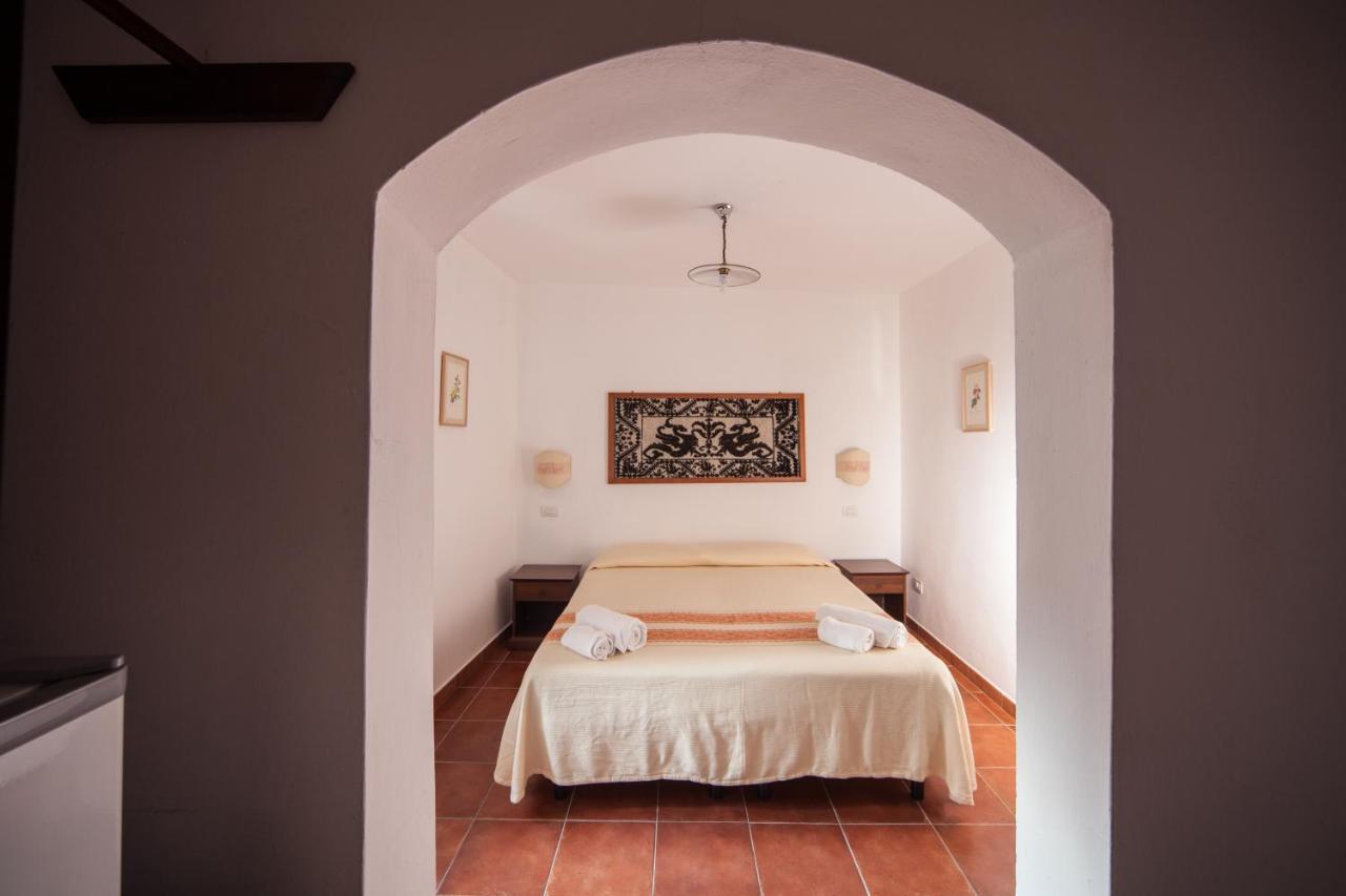Affitta Camere Casa Delle Rose Villanova Monteleone Zewnętrze zdjęcie